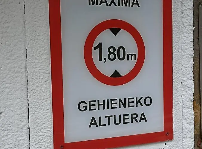 Mentura Centro De Parking Free San Sebastián